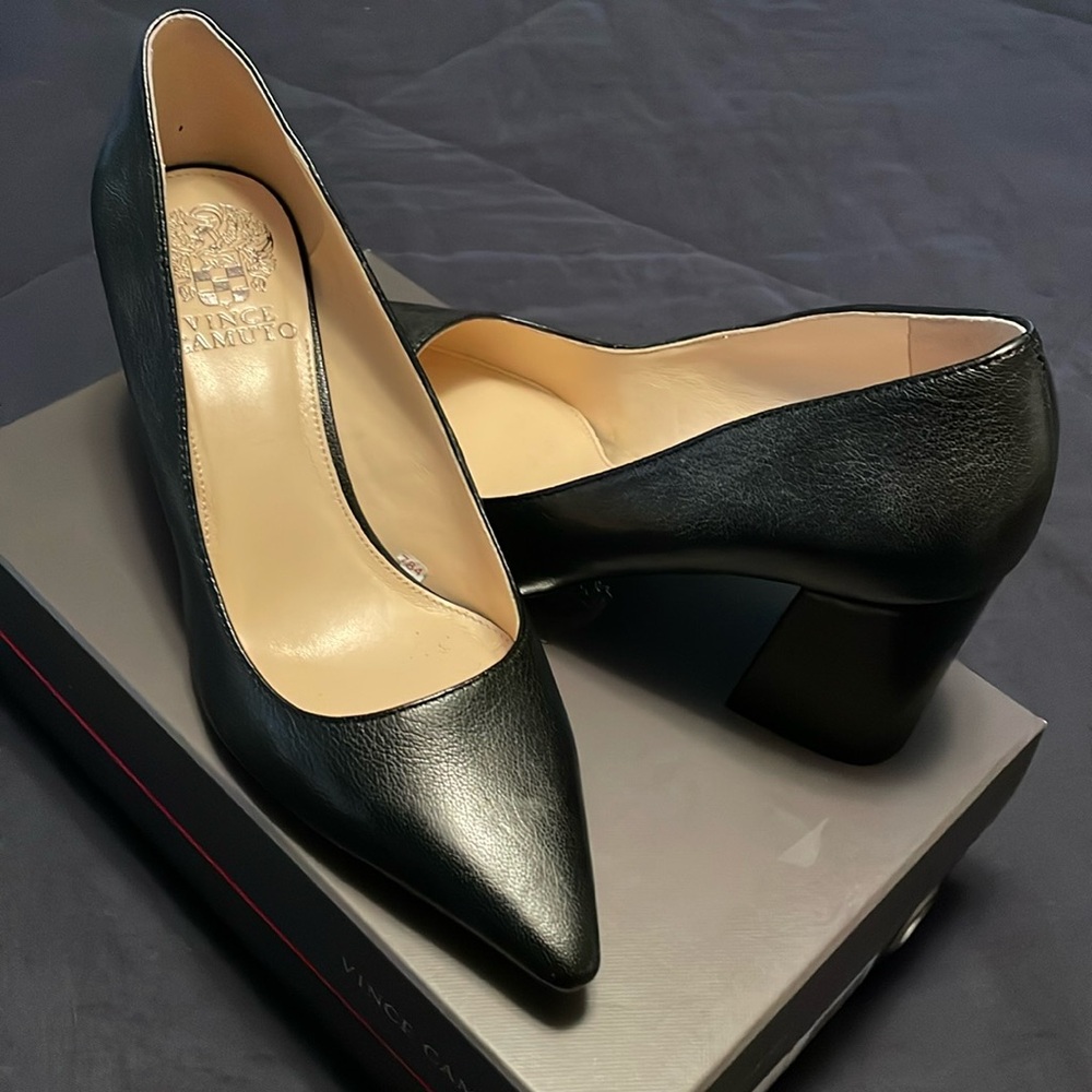 Vince Camuto Frittam pumps size 8